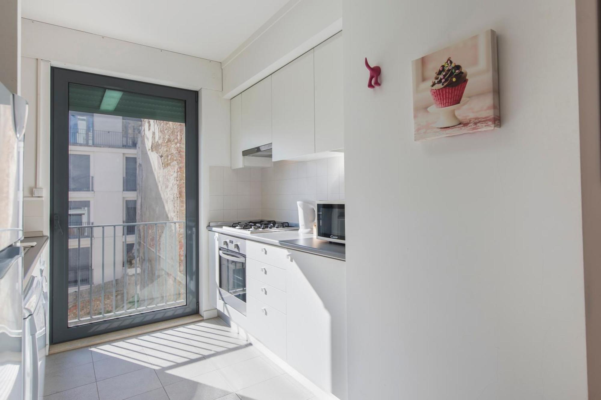 Charming In Center With Garage Apartment *
