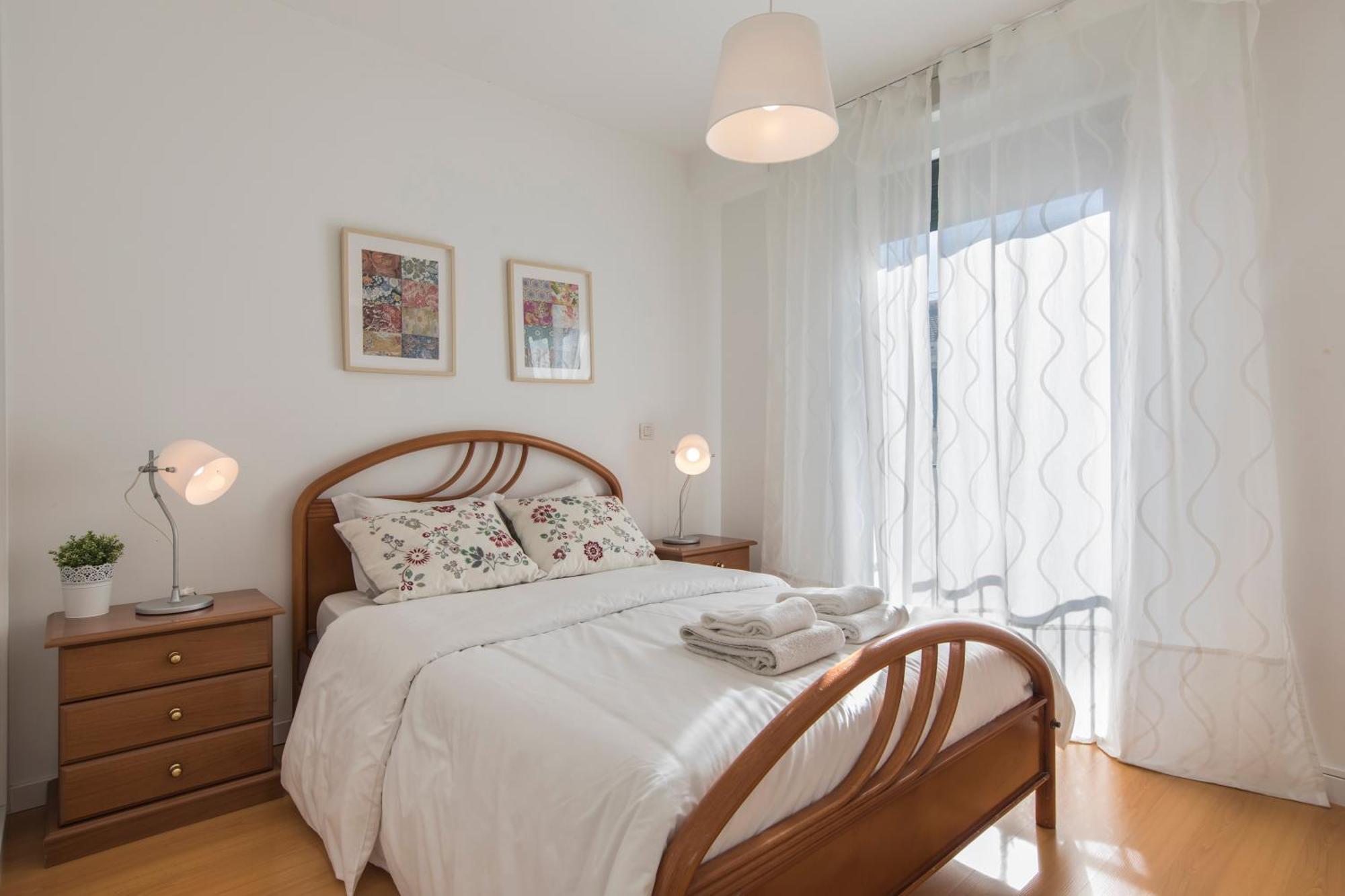 Charming In Center With Garage Lissabon